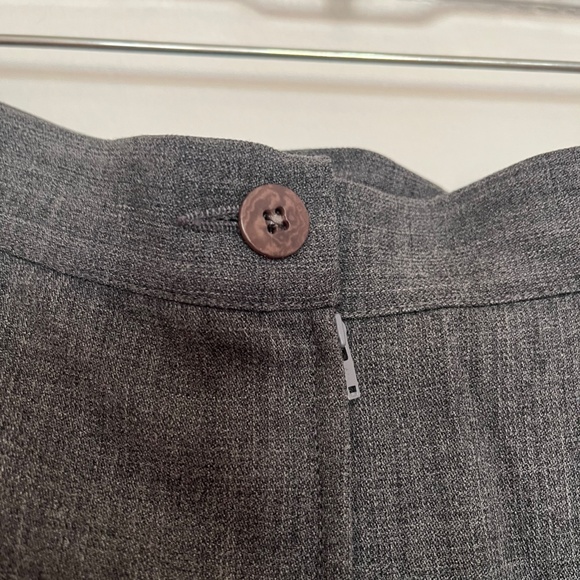 EUC vintage Giorgio Armani skirt, size 8 runs small, gray, professional - Picture 6 of 6